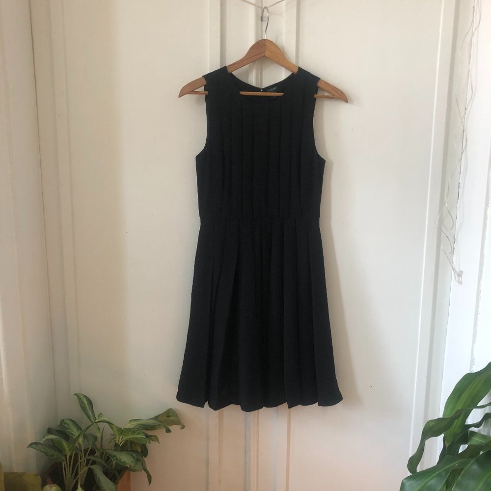 Elegant J Crew Black Pleated Midi Dress (Size 2)